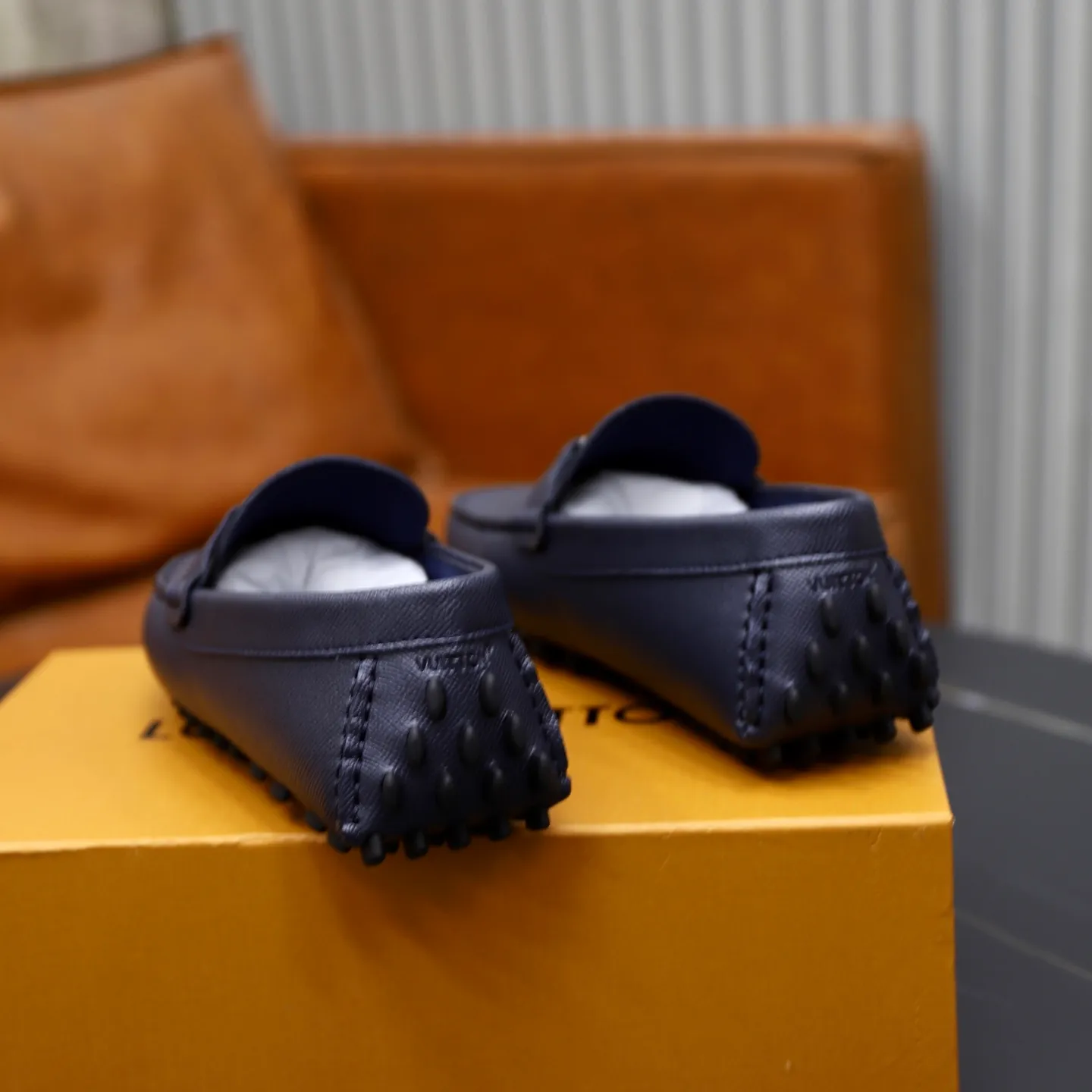Ex-factory price: 480💰【LV】Louis Vuitton ⚠️High-end men’s driving and pedal series ⚠️38-44 (customized for 45) ⚠️All original cowhide leather! Thick and soft! Made entirely of calfskin lining! The latest non-slip beanie sole! Three-dimensional package technology! Fashionable and classic! Handicrafts! Original high quality! Feel free to compare!